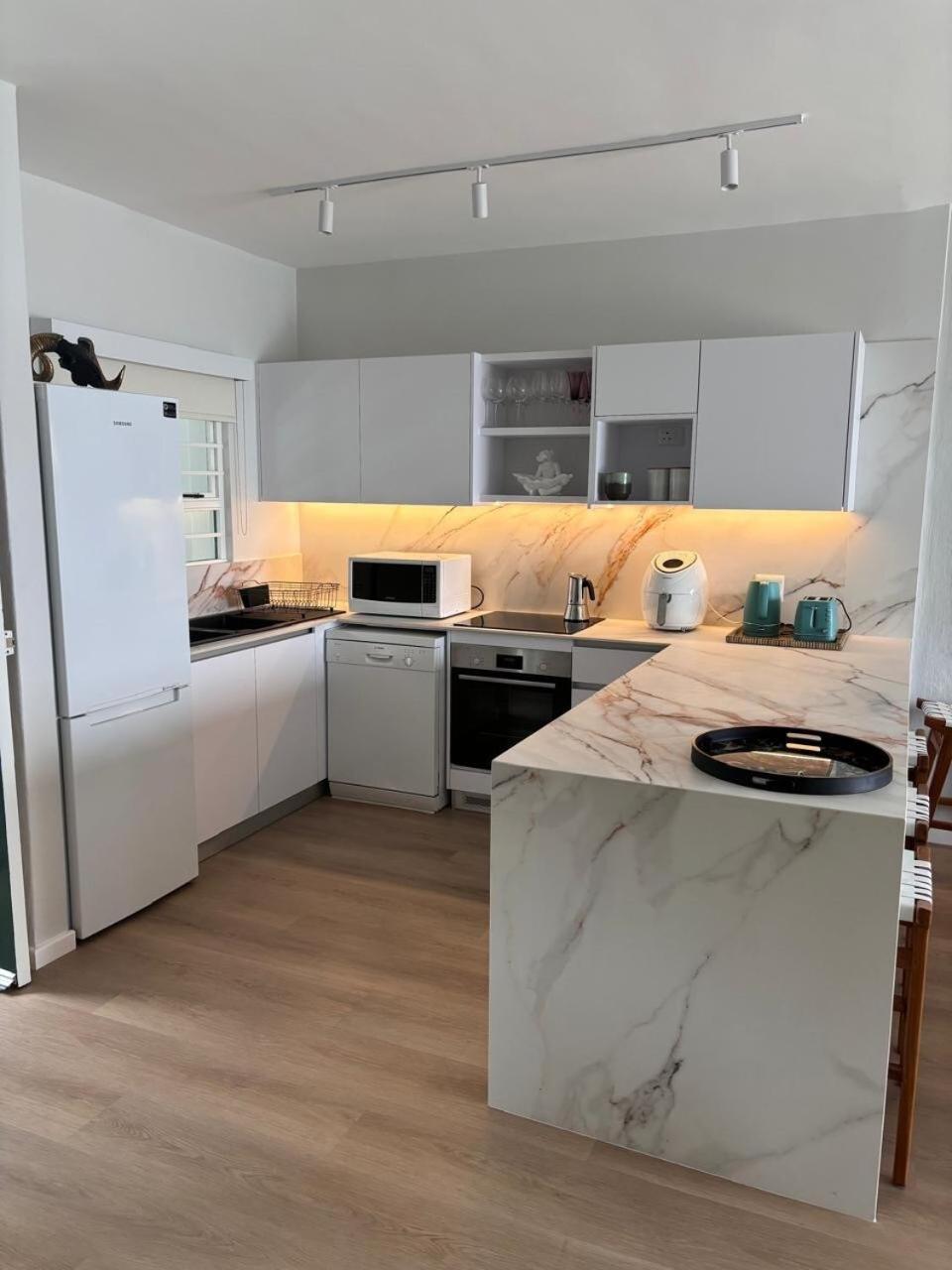 Santorini Luxe Apartment